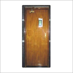 स्विंग डोर