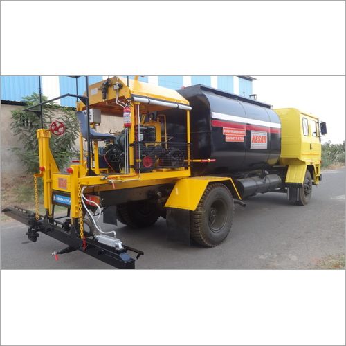 सेमी-ऑटोमैटिक हैवी ड्यूटी बिटुमेन प्रेशर डिस्ट्रीब्यूटर