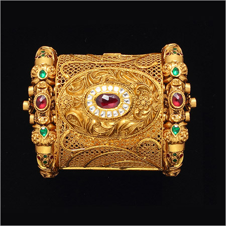 Gold Jewellery - 22K Gold, Variable Weight | Customizable, Elegant Design, Intricate Detailing, Gemstone Accents with Diamonds & Pearls