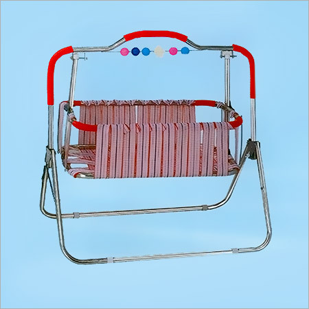 विंटेज बेबी क्रैडल