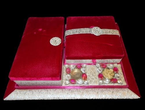 फैंसी वेडिंग ट्रे