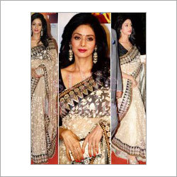 बॉलीवुड अभिनेत्री साड़ी