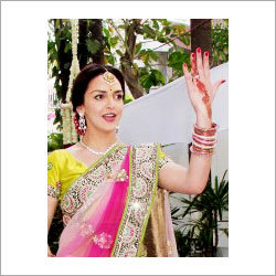 बॉलीवुड कढ़ाई वाला साड़ी