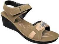 डिजाइनर पु सैंडल