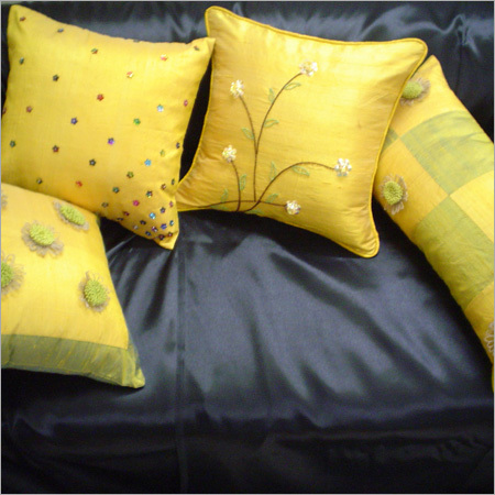 डिज़ाइनर कुशन कवर