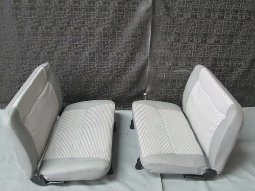 Commander 650 Rear Car Seats - Material: Leather