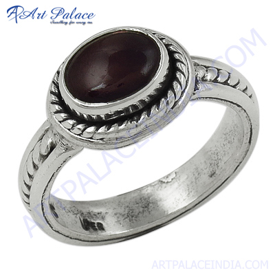 स्त्री अद्वितीय डिजाइनर गार्नेट रत्न चांदी की अंगूठी