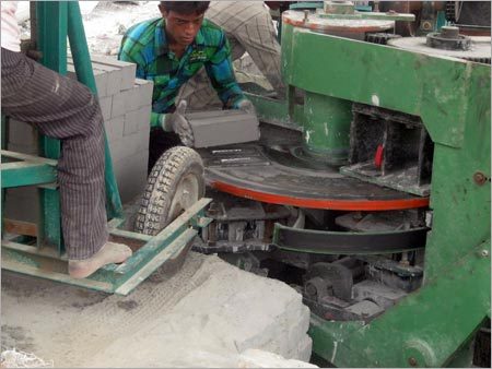 हाथ से संचालित फ्लाई ऐश ब्रिक्स मशीन