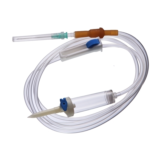 बिल्ट-इन एयरवेंट के साथ इंट्रावेइनस इन्फ्यूजन सेट उपयोग: अस्पताल के लिए