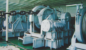 इलेक्ट्रिकल हाइड्रॉलिक संयुक्त मौरिंग/ एंकर विंडलस