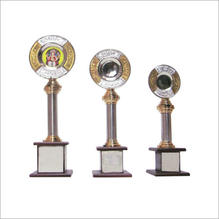 कस्टम मेटल ट्रॉफीज़