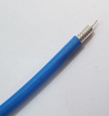 RG 142 Cable - Silver Plated Copper Clad Steel, 0.94 mm Diameter, Blue and White FEP Jacket, 50 Ohm Impedance, 8000 MHz Max Frequency, 500 Conductors