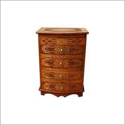 लकड़ी का बर्तन अलमारी