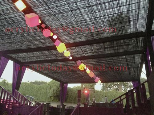 रोशनी के साथ एक्रिलिक क्यूब्स