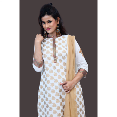 पारंपरिक सलवार सूट