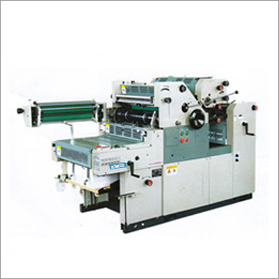 दो रंगों वाली नॉन वोन प्रिंटिंग मशीन