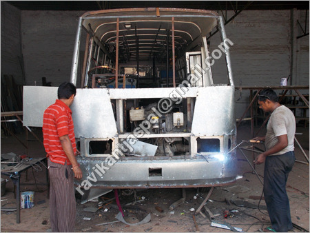 लग्जरी बस बॉडी