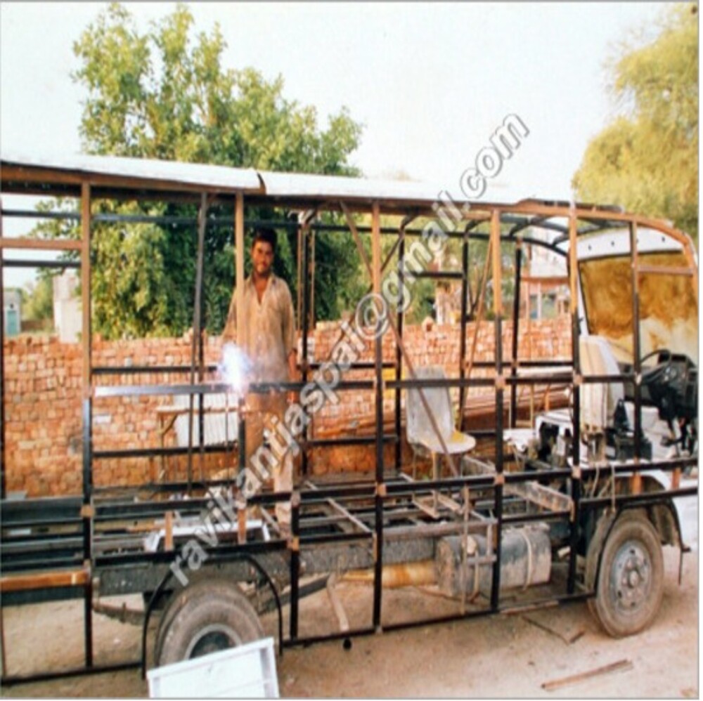 लग्जरी बस बॉडी बिल्डिंग