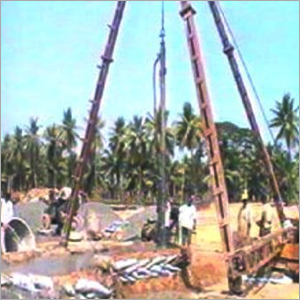 पारंपरिक रिग द्वारा स्थल पर ढाला गया पाइल