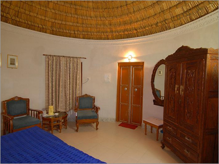 हट लग्जरी होटल सेवाएं