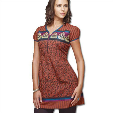 डिजाइनर कुर्तियाँ