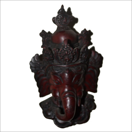 दीवार का मुखौटा