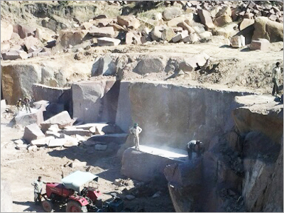 ब्रूनो रेड ग्रेनाइट ब्लॉक