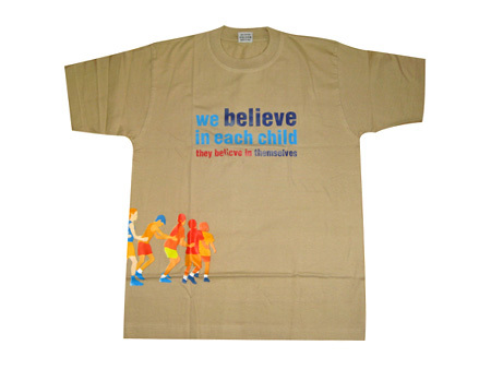 गोल गर्दन की टी-शर्ट