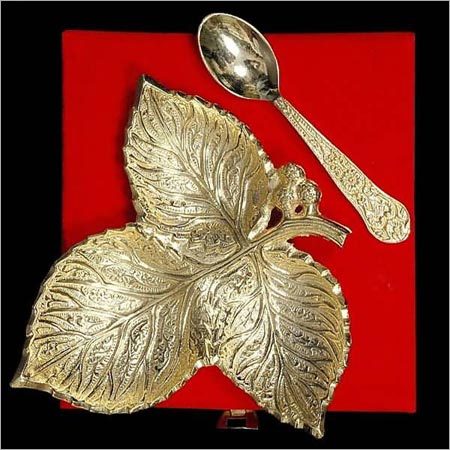 शुद्ध पीतल का डिज़ाइनर पत्ता सेट