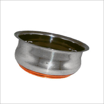 तांबे के नीचे स्टेनलेस स्टील की हंडी