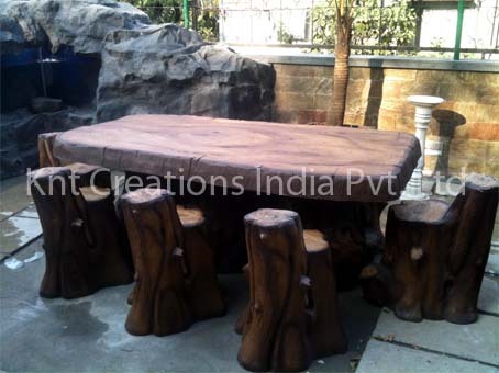 टेरेस डाइनिंग टेबल