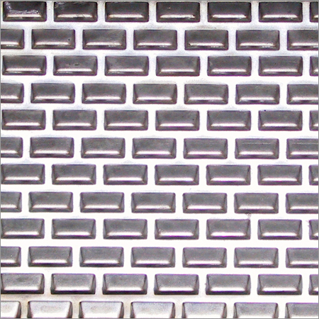 Indented Long Hole