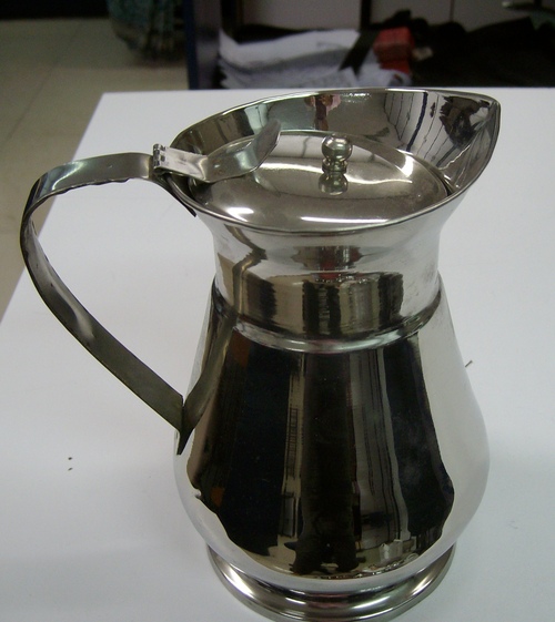 स्टेनलेस स्टील पानी का जग