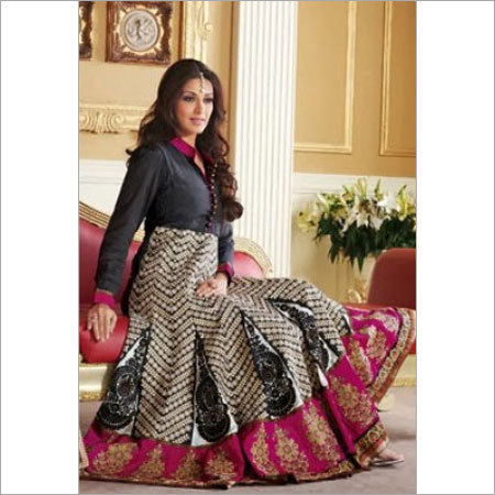 काला क्रीम शुद्ध चिफ़न शंतून और क्रेप