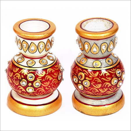 मार्बल मोमबत्ती स्टैंड