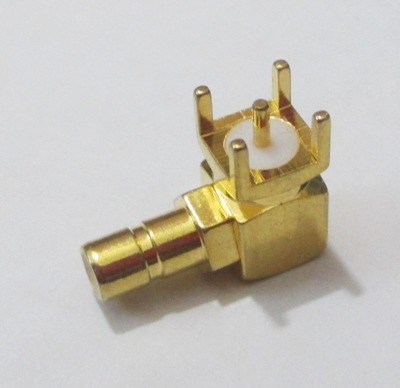 SMB (M) R/A PCB Mount - Brass, 10-15 Grams | Low Reflection Up to 4 GHz, Quick Disconnect, 50 Ohm/75 Ohm Compatibility, Corrosion Resistance