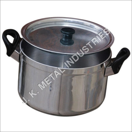 Aluminum Casserole - Color: Silver