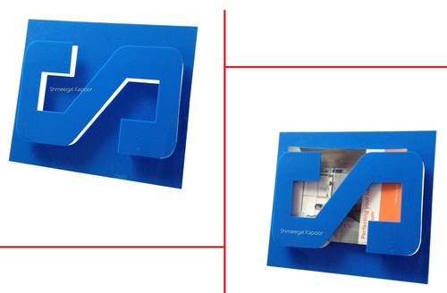 एक्रिलिक पत्रिका धारक