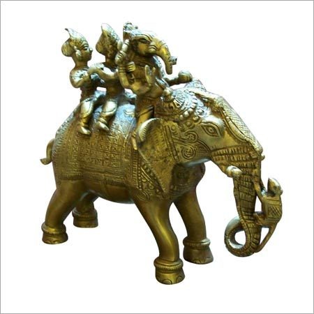 सिरेमिक हाथी की मूर्ति