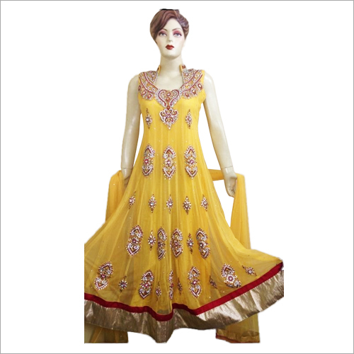 भारी कढ़ाई वाली लंबी अनारकली