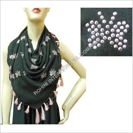 स्टड वर्क बटरफ्लाई पैटर्न स्कार्व्स