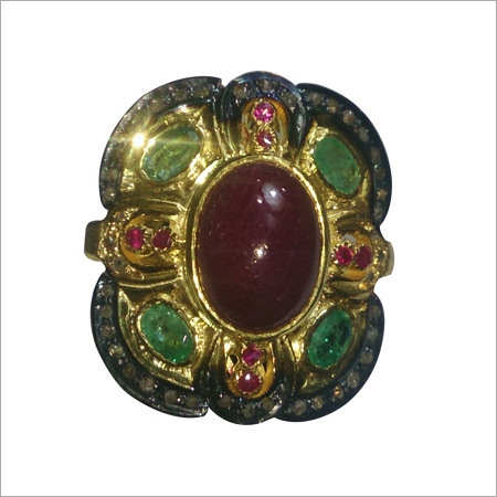 डिजाइनर विक्टोरियन रिंग