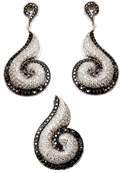 Small Real Diamonds In Spiral Shape Design Pendent Gender: Women'S