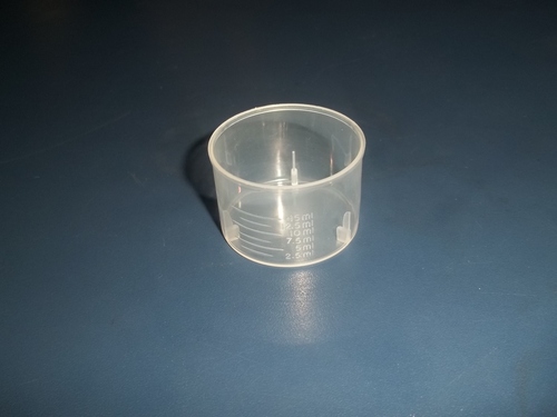 15 मिली एंटासिड मापने वाला कप।