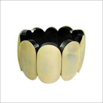 कांच की मोती की कड़ी