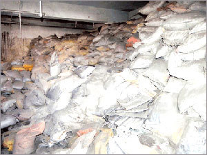 निर्जल trough मास