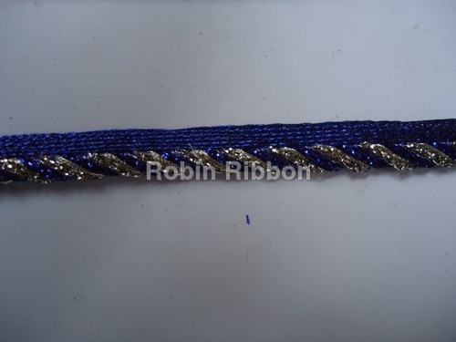 ब्रीडिंग लेस निर्माता