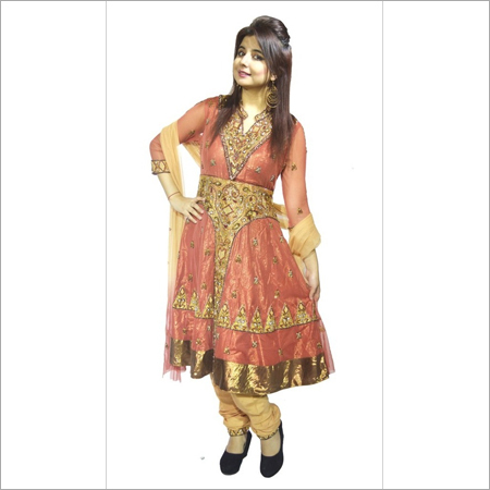 डिजाइनर पार्टी वियर सूट्स