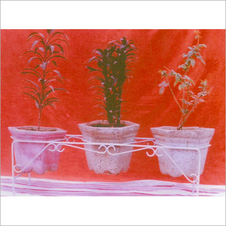 रॉट आयरन डिज़ाइनर पॉट स्टैंड