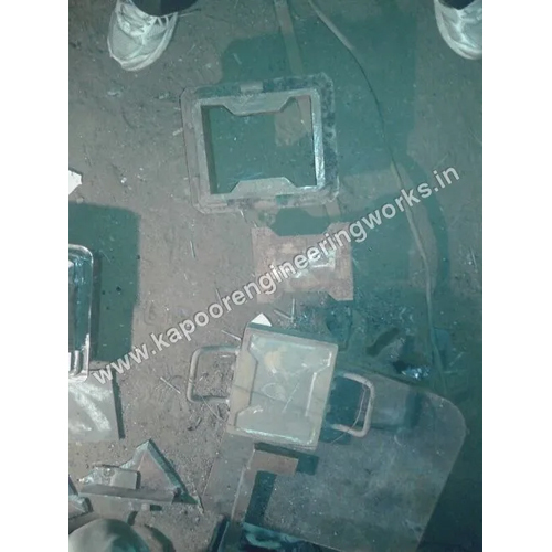 स्टील इंटरलॉक टाइल्स मर जाता है